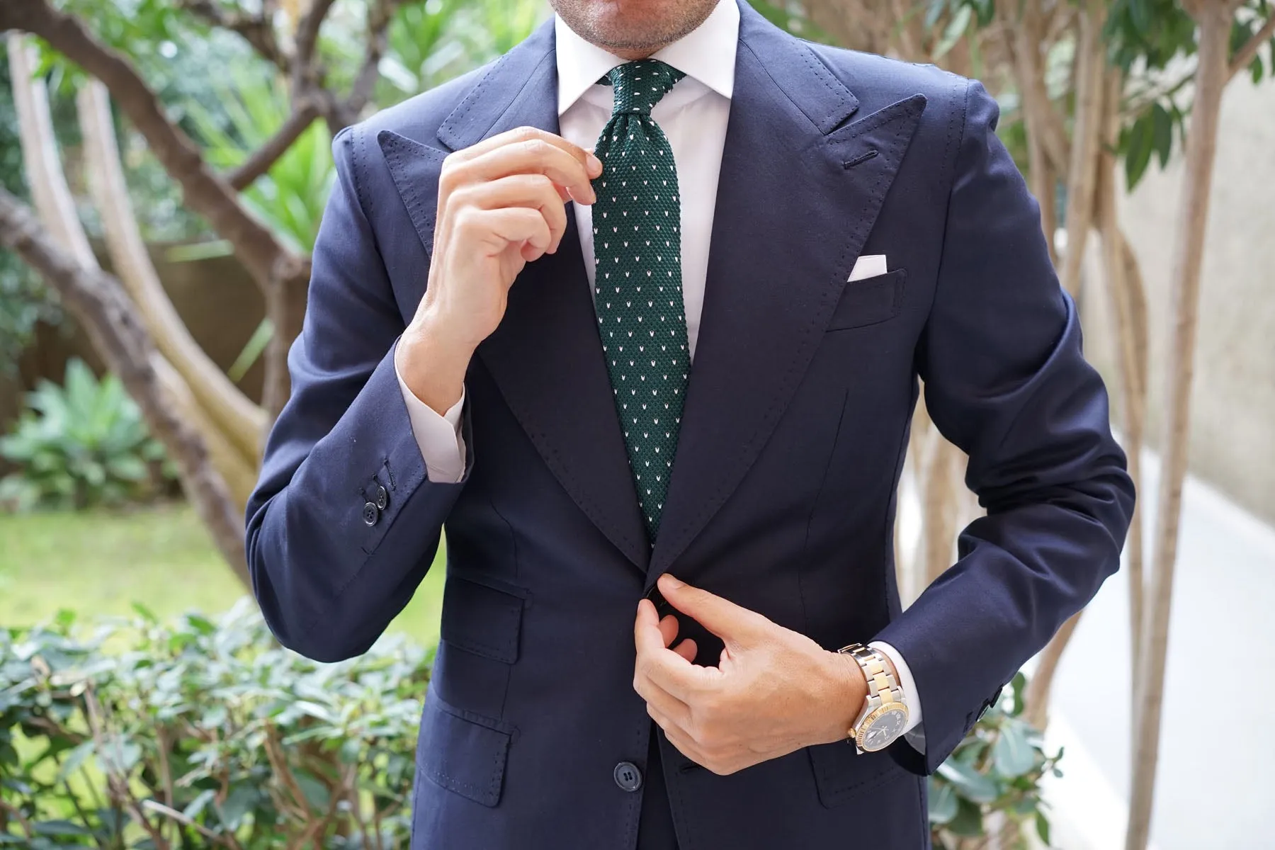 Green and white pattern knitted tie