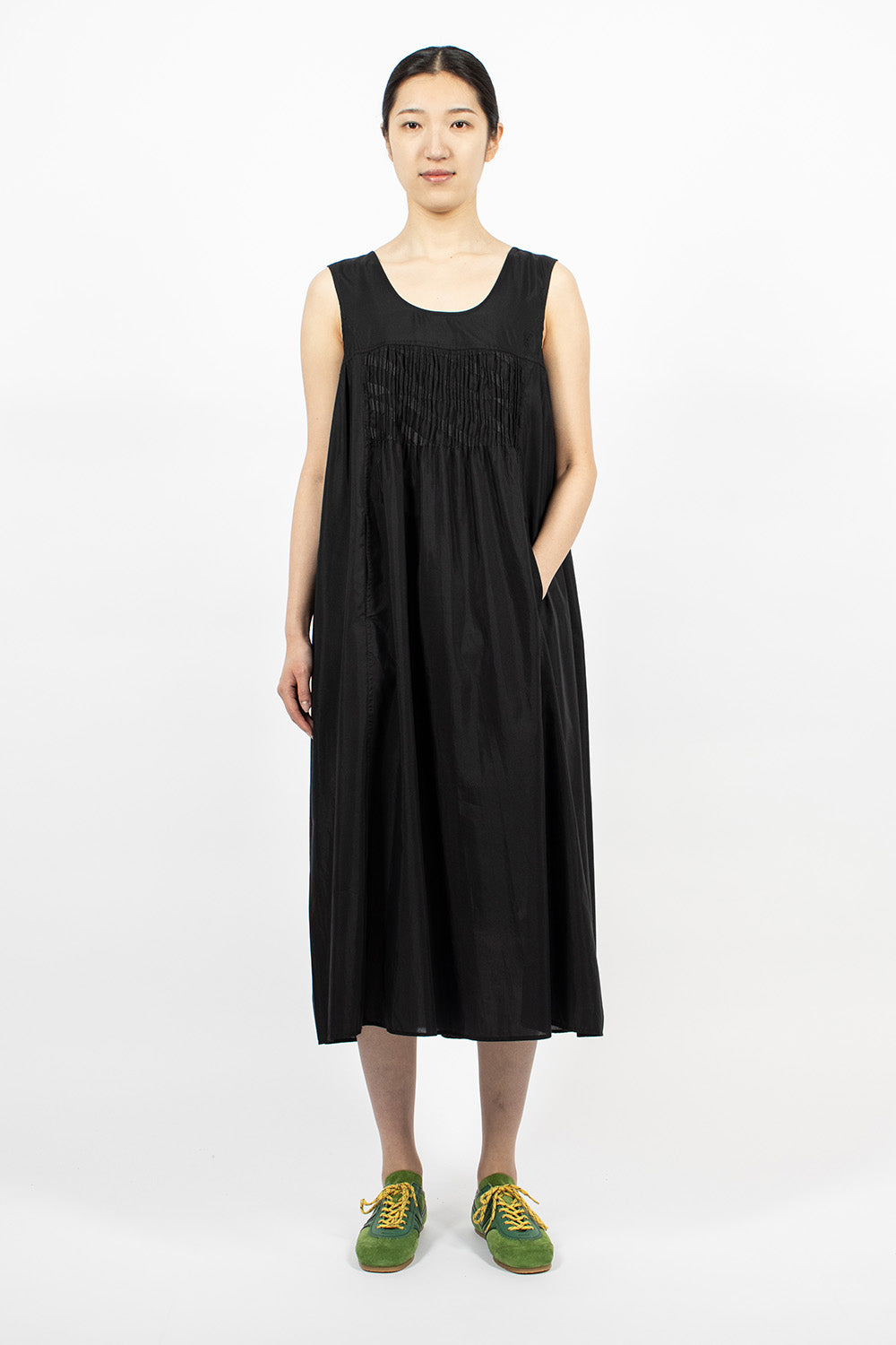 Pleated Embroidery Dress - Black