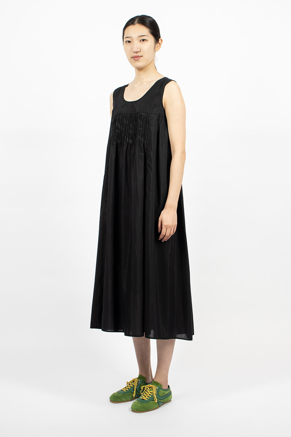 Pleated Embroidery Dress - Black