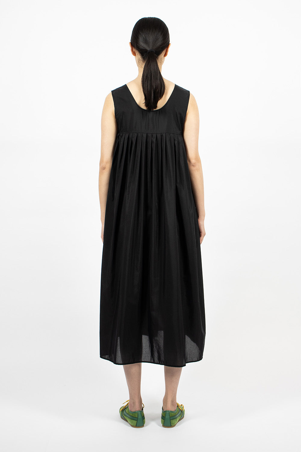 Pleated Embroidery Dress - Black